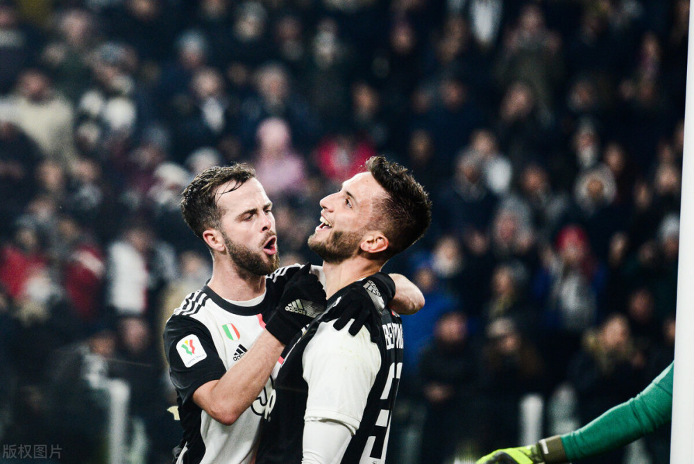 前锋劳塔罗 前锋劳塔罗