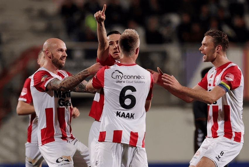 荷甚至超过 荷甚至超过